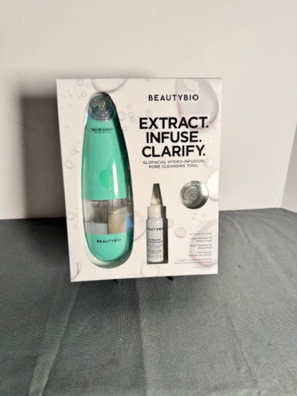 BeautyBio GLOfacial Hydro-Infusion Deep Pore Cleansing With Blue LED